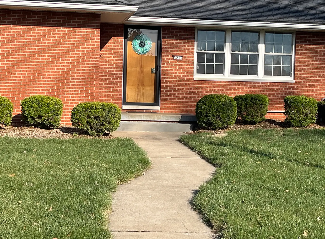 sidewalk, porch, and patio power washing services in Grafton IL